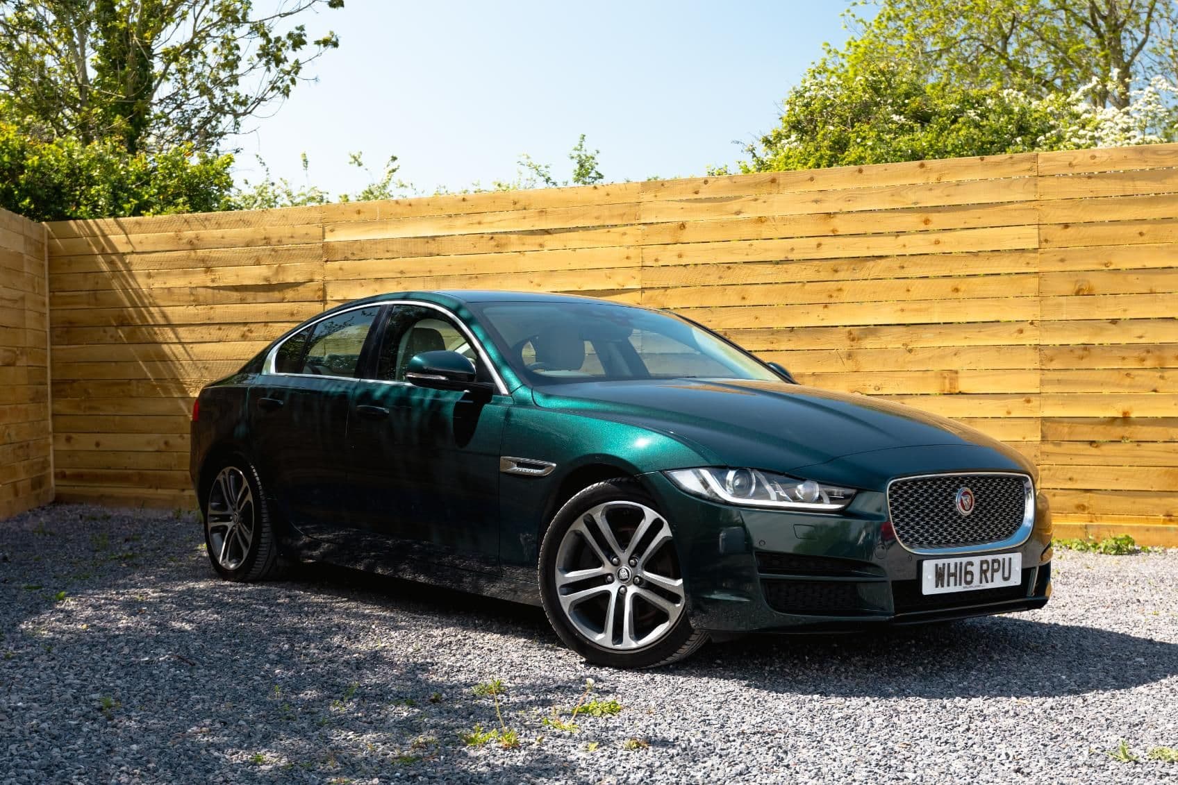 Jaguar XE 2.0i Portfolio (Petrol) 25t